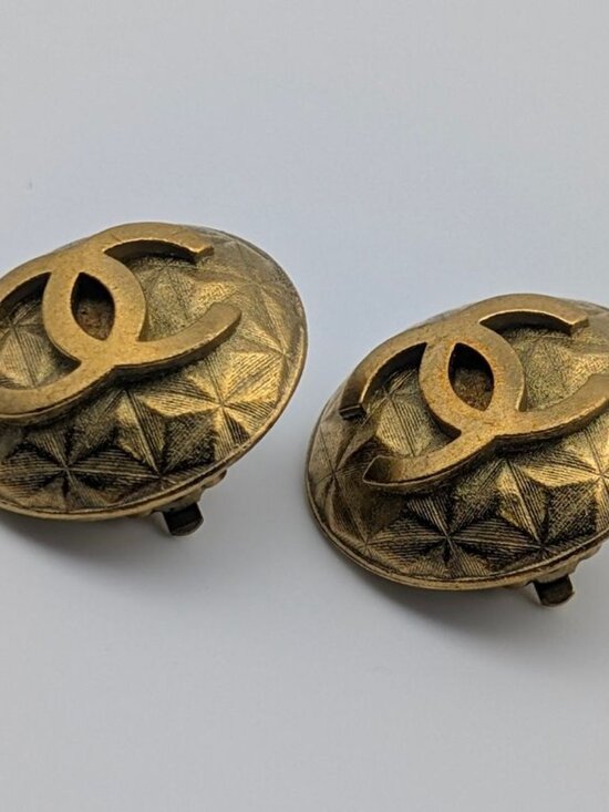 Chanel Earrings CC Logo Round Gold Vintage - Picture 2 of 9
